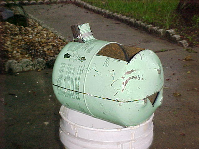 cut out the top opening in the freon tank.jpg